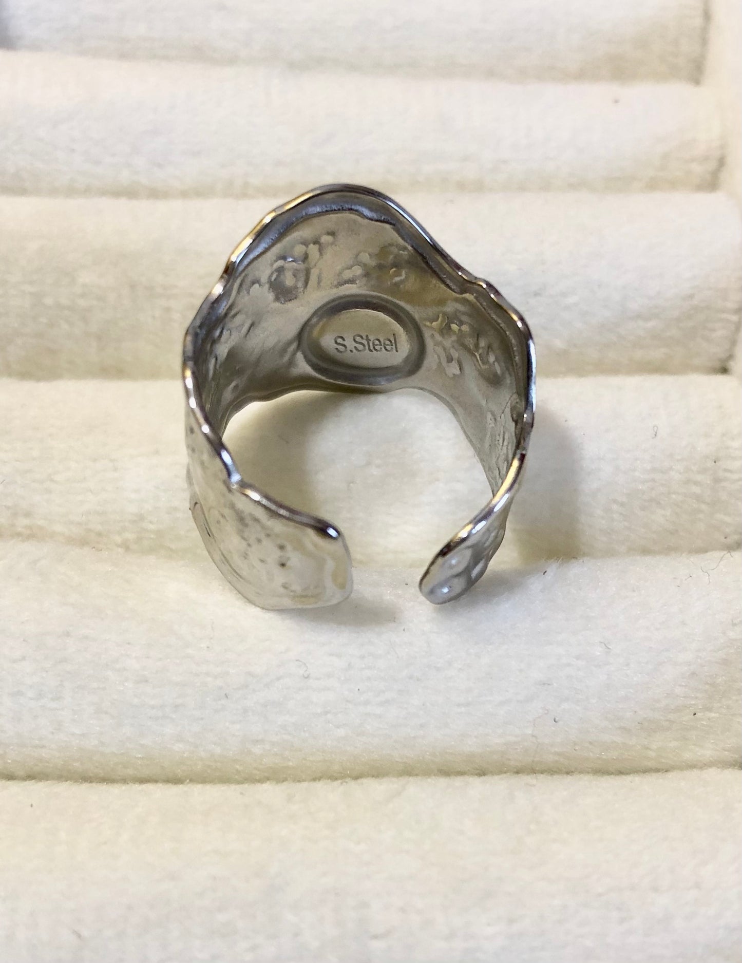 Anello Sting