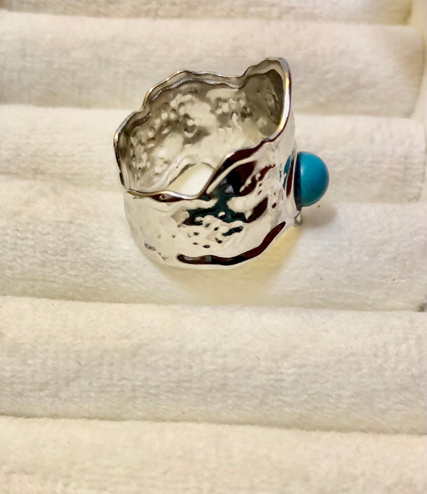 Anello Sting